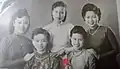 Cinq sœurs à Hanoï dans les années 1950.