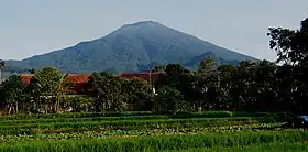 Le Ciremai vu du village de Cigugur