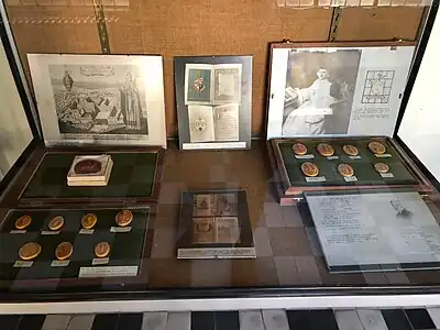 Vitrine du cloître