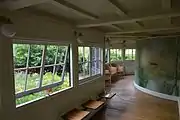 Salle de lecture et jardin