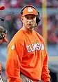 Les Tigers de Clemson sont entraînés par Dabo Swinney&nbsp;(en).