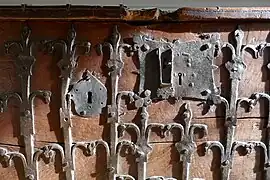 Coffre à pentures de fer forgé, Kaysersberg, XIVe&nbsp;siècle (détail).