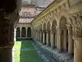 Cloître de la Colegiata de Santillana del Mar (es) (Espagne).
