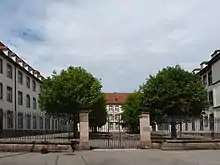 Lycée Bartholdi (XVIIIe) au no&nbsp;1&nbsp;Classé&nbsp;MH (1920)&nbsp;Classé&nbsp;MH (1923)&nbsp;Inscrit MH (1986)