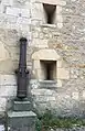 L'un des anciens canons genevois flanquant l'entrée