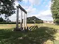 Les colonnes antiques vues de profil.