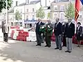 Commandant Pocard M. (à gauche de la photo) président de l'amicale du 115e 315e 117e 317e 271e, le 20 mai 2007 au Mans.