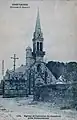 Confort : l'église et le calvaire au début du XXe siècle (carte postale Émile Hamonic).
