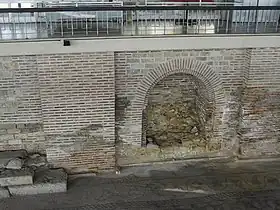 Ancien forum romain à mosaïque : le Musée d'histoire et d'archéologie se trouve au-dessus.