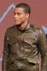 Cory Hardrict interprète Dr&nbsp;Cash.