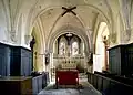 La croisée de transept et le chœur de l'église.