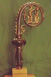 Crosse de l'abbaye de Villeloin du XIIIe siècle (collection du musée Goüin).