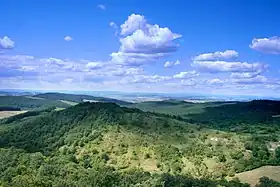 Au nord de la Zone de protection paysagère de Hollókő