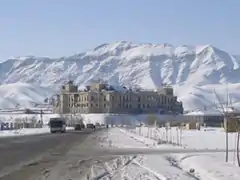 Le palais Darulaman sous la neige (avant 2007).