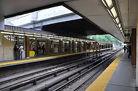 Image illustrative de l’article Davisville (métro de Toronto)