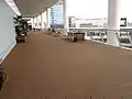 Centre commercial au Japon, 4&nbsp;000&nbsp;m2 de platelage en composite