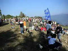 Aire de décollage, côté public.