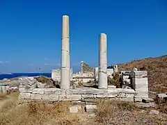 Ruines du temple d'Héra (fi) à Délos.