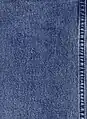Le Denim est teint couleur indigo.