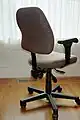 Une chaise de bureau.