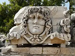 Didymes, Gorgone du sanctuaire d'Apollon (VIe et IIIe siècles av. J.-C.).