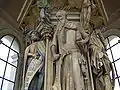 Détail des statues de Daniel à gauche et Isaïe au milieu.