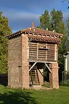Le pigeonnier.
