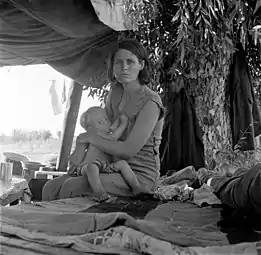 Réfugiés de la sécheresse de l'Oklahoma campant au bord de la route, Blythe, Californie, 17 août 1936.