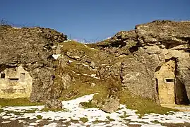 Une des voûtes de la caserne de Douaumont, effondrée après un coup au but d'un obus français de 400&nbsp;mm.