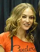 Drea de Matteo interprète Angie Bolen.