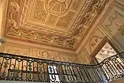 Cage d'escalier.