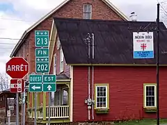 Intersection avec la route 213 à Dunham.