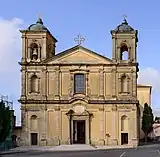Église dédiée à sainte Marie et saint Léon Luc.