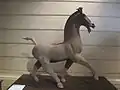 Grand cheval au trot. Terre cuite, H. 135 cm. Art funéraire Han de l'Est (25-220). Sichuan.