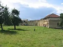 Écuries.