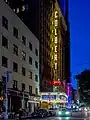 Annonce lumineuse pour le Late night show de Stephen Colbert, 2019.