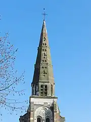 Clocher à flèche de briqueLamotte-Beuvron.