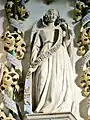 Église Sainte-Madeleine de Magny-Fouchard - Statue d'un ange entourant la Vierge