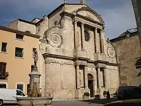 L'église-abbatiale Saint-Sauveur (XVIIe&nbsp;siècle).
