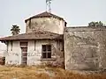 Arrière de l'église côté ouest.