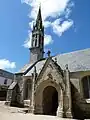 L'église paroissiale Saint-Démet : clocher et porche sud
