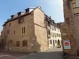 Enceinte médiévale (XIIIe siècle), pignons de l'ancienne tour (Obertor) démolie, angle rue Almend et Grand'Rue.