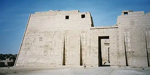Premier pylône du temple funéraire de Ramsès III