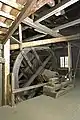 La roue à aubes.