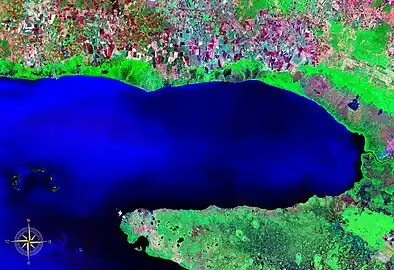 Ensenada de la Broa (en) et péninsule de Zapata au sud-est