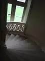 Escalier central.