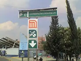 Accès à la station de métro