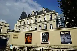 Le lycée.
