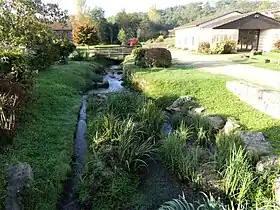L'Eyraud dans le bourg de Laveyssière.