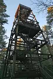 Tour d'observation dans le parc de Färnebofjärden.